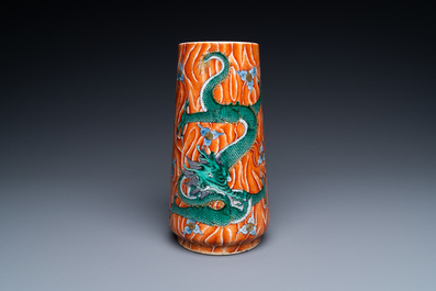 A Chinese tapered cylindrical faux-bois-ground famille verte 'dragon' vase, 19/20th C.
