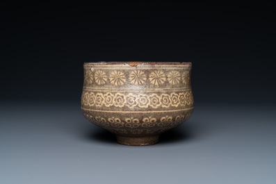 A Korean Buncheong stoneware teabowl, Joseon, 16/17th C.