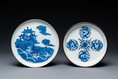 Twee Chinese blauw-witte 'Bleu de Hue' borden voor de Vietnamese markt, 19/20e eeuw