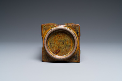 Un vase de forme 'cong' en porcelaine de Chine aux &eacute;maux imitant le bronze, Yongzheng/Qianlong