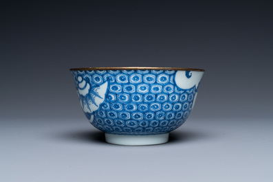 A Chinese 'Bleu de Hue' bowl for the Vietnamese market, Nguyen mark, 19th C.