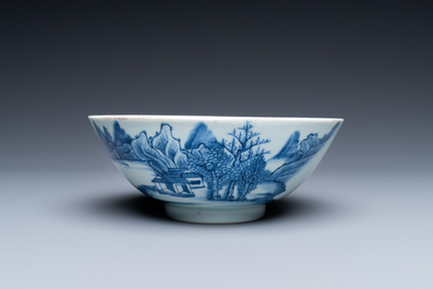 Un bol en porcelaine de Chine 'Bleu de Hue' pour le Vietnam, dat&eacute; 1828