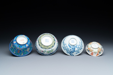 Four various Chinese famille rose and blue and white bowls, 19/20th C.
