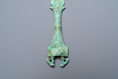 Une dague en bronze, Vietnam, Dong Song, ca. 5&egrave;me/1er av. J.-C.