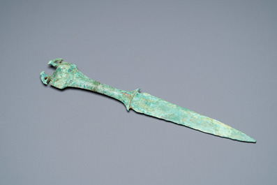 Une dague en bronze, Vietnam, Dong Song, ca. 5&egrave;me/1er av. J.-C.