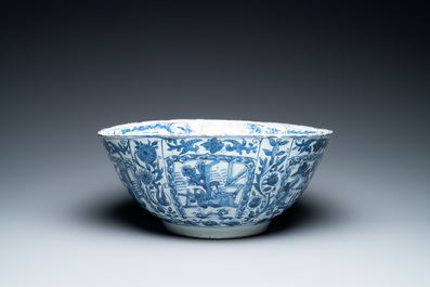 Un grand bol de type kraak en porcelaine de Chine en bleu et blanc, Wanli