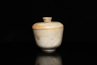 A Chinese hardstone gaiwan and cover, 18/19th C.