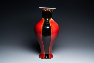 A Chinese flamb&eacute;-glazed baluster vase, 19/20th C.