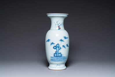 Un vase en porcelaine de Chine en bleu, blanc et rouge de cuivre, 18/19&egrave;me