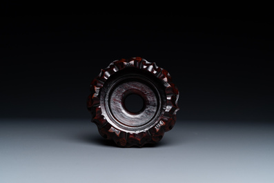 Un vase de forme 'yuhuchunping' en porcelaine de Chine en clair de lune monochrome, Chine, 19&egrave;me