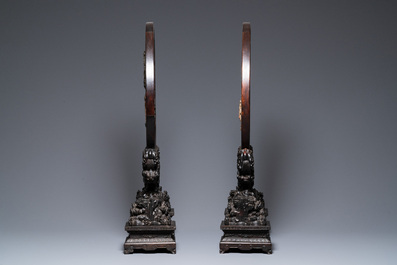 A pair of Chinese wooden table screens with soapstone- and bone-embellished medallions, 18/19th C.