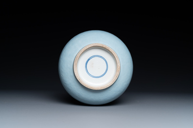 Un vase de forme 'yuhuchunping' en porcelaine de Chine en clair de lune monochrome, Chine, 19&egrave;me
