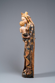 Une grande Vierge &agrave; l'Enfant en bois polychrom&eacute;, Allemagne, 16&egrave;me