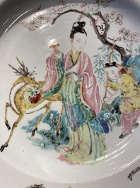 Un plat en porcelaine de Chine famille rose &agrave; d&eacute;cor de Magu, Yongzheng