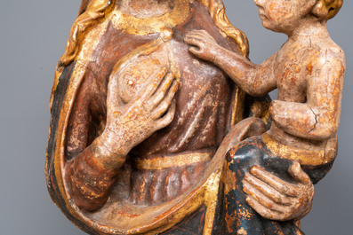 Une grande Vierge &agrave; l'Enfant en bois polychrom&eacute;, Allemagne, 16&egrave;me