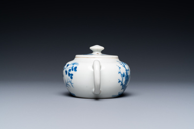 A small Chinese blue and white teapot with floral design, 19th C.