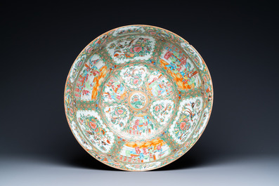 An impressive Chinese Canton famille rose bowl, 19th C.