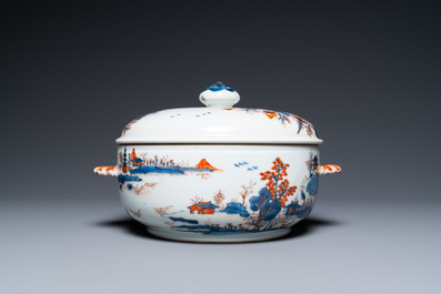 A Chinese Imari-style round tureen and cover, Qianlong