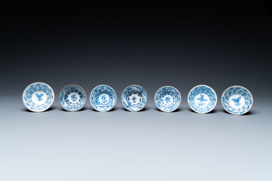 Une collection de pi&egrave;ces en porcelaine de Chine en bleu et blanc de l'&eacute;pave Ca Mau, Kangxi/Yongzheng