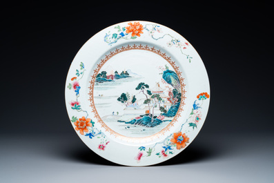 Seize plats en porcelaine de Chine famille rose &agrave; d&eacute;cor de paysages, Qianlong