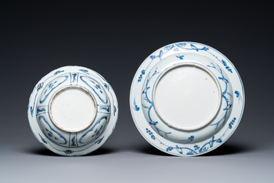 A Chinese blue and white 'cranes' plate and a kraak porcelain 'qilin' bowl, Wanli