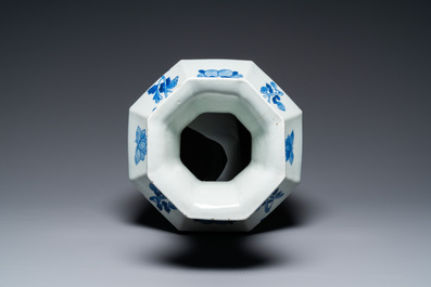 A Chinese blue and white octagonal 'hu' vase, 19th C.