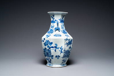 A Chinese blue and white octagonal 'hu' vase, 19th C.