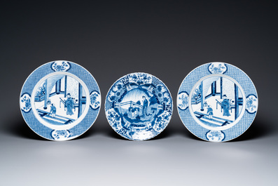 Drie Chinese blauw-witte schotels en een kom, 19e eeuw