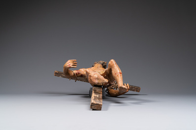 Une figure du Saint Dismas ou 'Le Bon Larron' crucifi&eacute; en bois sculpt&eacute; polychrom&eacute;, Espagne, 16&egrave;me