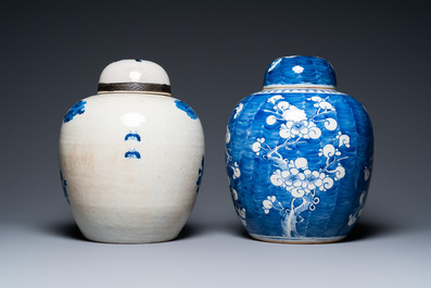 Five Chinese blue, white and famille verte vases, 19/20th C.
