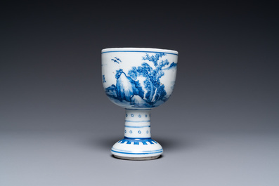 Een fijne Chinese blauw-witte stem cup, Kangxi