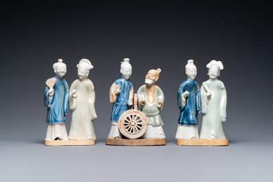 Trois groupes en porcelaine de Chine en bleu, blanc et c&eacute;ladon, Qianlong