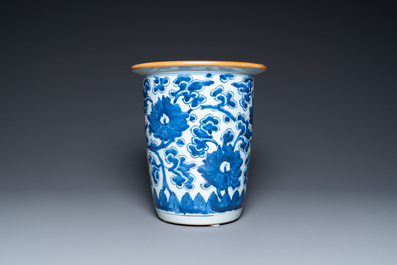 A Chinese blue and white 'floral scroll' jardini&egrave;re, Kangxi