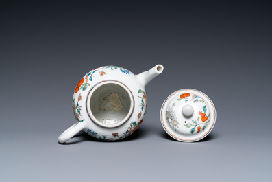 A Chinese verte-grisaille teapot and cover, Yongzheng/Qianlong