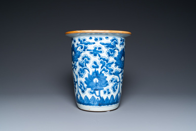 A Chinese blue and white 'floral scroll' jardini&egrave;re, Kangxi