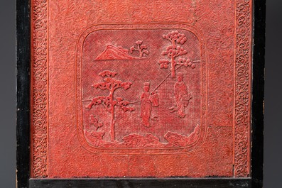 Un panneau d'un &eacute;cran en laque rouge, Chine, 18/19&egrave;me
