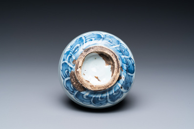 A small Chinese blue and white ko-sometsuke 'monkey' vase for the Japanese market, Transitional period