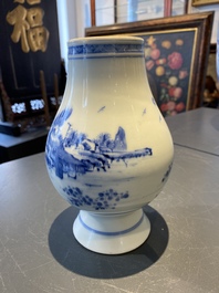 Een Chinese blauw-witte vaas met figuren in een landschap, Yongzheng merk en periode