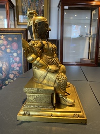 Une figure de Guandi en bronze dor&eacute;, Chine, Ming