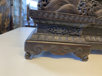 A pair of Chinese wooden table screens with soapstone- and bone-embellished medallions, 18/19th C.