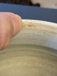 Un bol en porcelaine de Chine en bleu et blanc &agrave; d&eacute;cor de qilins, &eacute;poque Transition