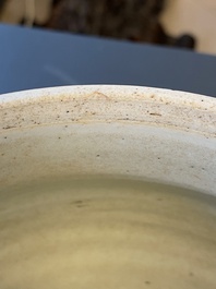 Un bol en porcelaine de Chine en bleu et blanc &agrave; d&eacute;cor de qilins, &eacute;poque Transition