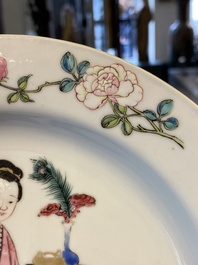 Une coupe en porcelaine de Chine coquille d'oeuf au dos en rouge de rubis, Yongzheng