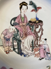 Une coupe en porcelaine de Chine coquille d'oeuf au dos en rouge de rubis, Yongzheng