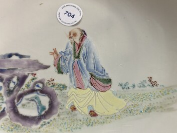 Une assiette en porcelaine de Chine famille rose coquille d'oeuf &agrave; d&eacute;cor d'un immortel, Yongzheng