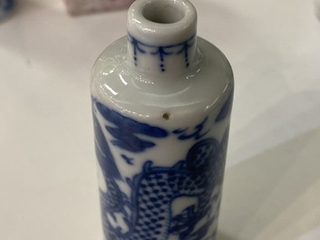 Elf Chinese overwegend blauw-witte snuifflessen, 19/20e eeuw