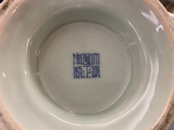 Een Chinese monochrome celadon 'zhadou' kwispedoor, Yongzheng merk, Republiek