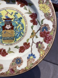 Une assiette armori&eacute;e en porcelaine de Chine aux armes de 'Blonkebijle' pour le march&eacute; hollandais, Yongzheng, ca. 1733