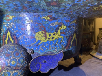 Un grand br&ucirc;le-parfum tripod en &eacute;maux cloisonn&eacute;s, Chine, 19&egrave;me