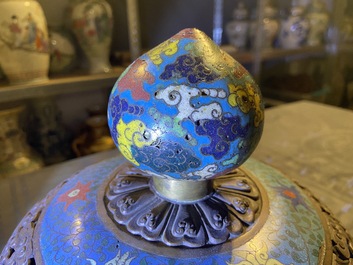 Un grand br&ucirc;le-parfum tripod en &eacute;maux cloisonn&eacute;s, Chine, 19&egrave;me